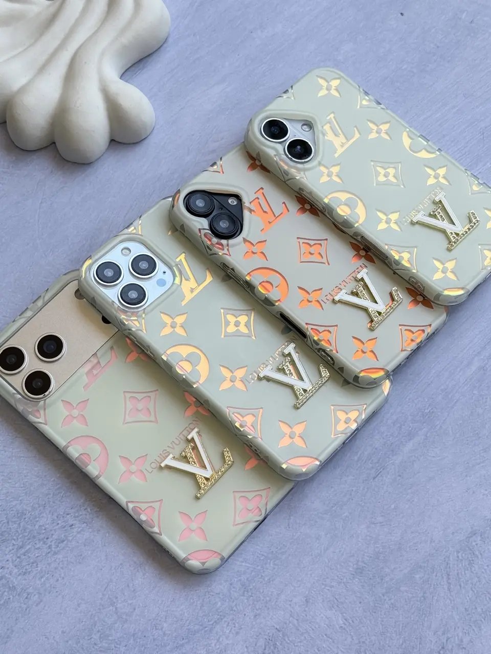 1e57b1 قاب Louis Vuitton هولوگرامی آیفون (کدC2221) - Image 1
